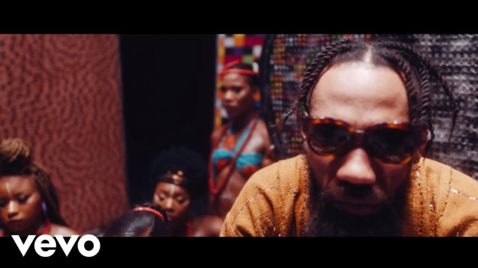 VIDEO: Phyno ft. Flavour – "Vibe" [Video]