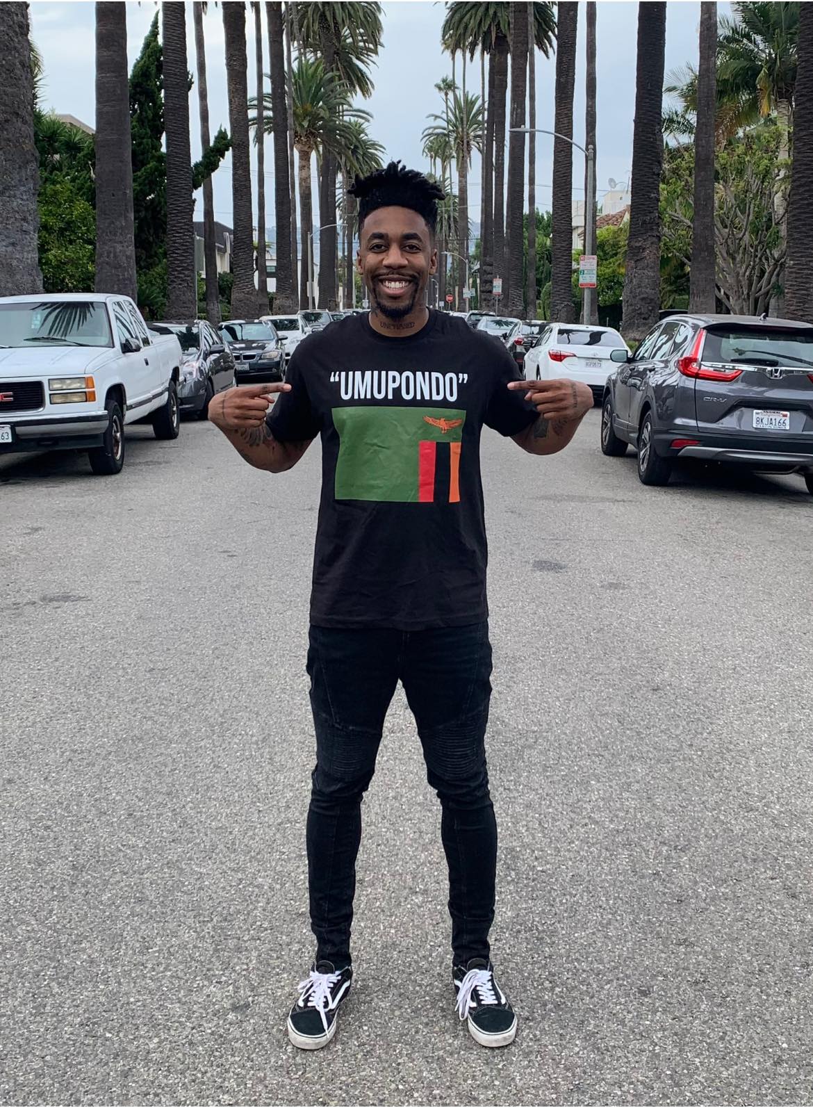 Dax encourage Zambians To Reverse the term of disgruntled youth As He Rocks A T-Shirt Printed “UMUPONDO”