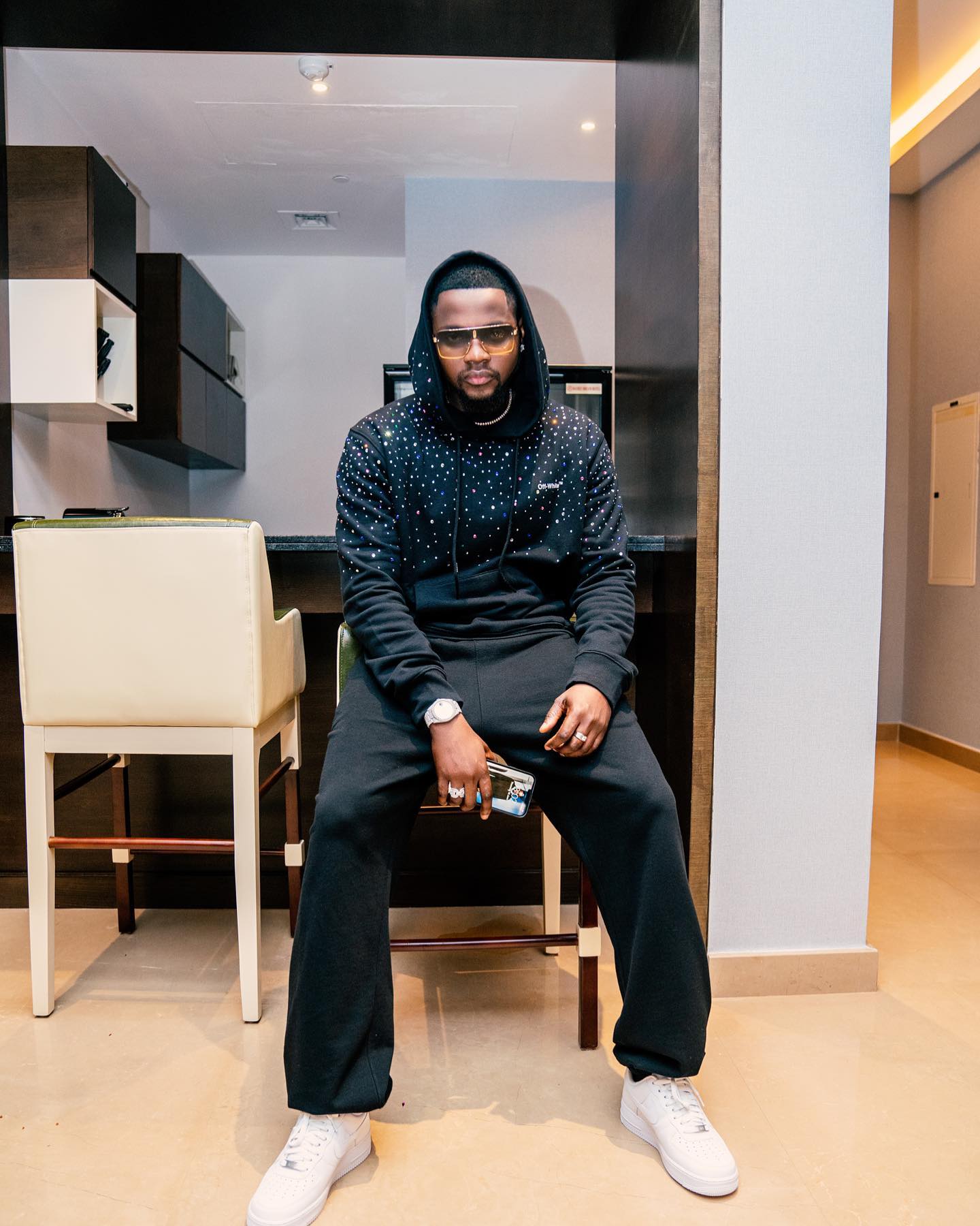Watch Kizz Daniel Embarrass A Zambia Female Fan, Zambians Demand For An Apology Before His Set Tonight