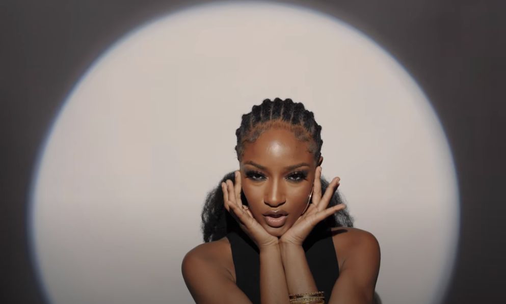 Ayra Starr, Kelly Rowland - Bloody Samaritan (Remix) Performance Video