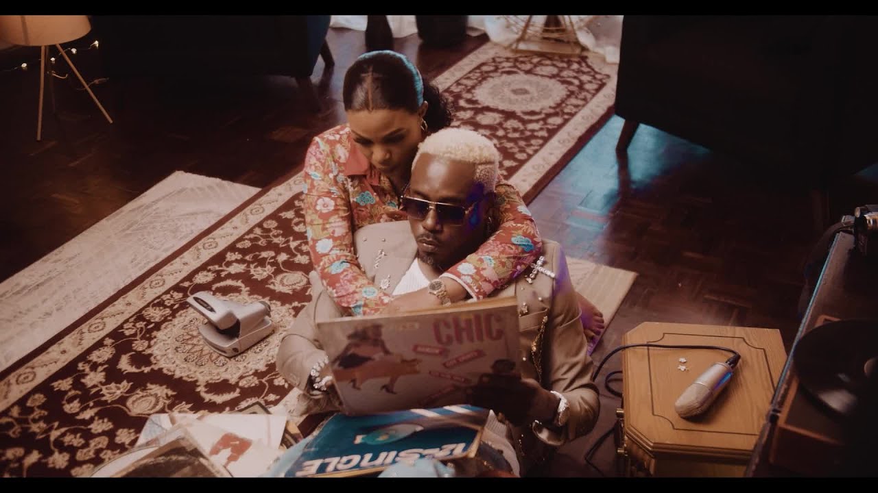 Roberto – Dear Phone Video